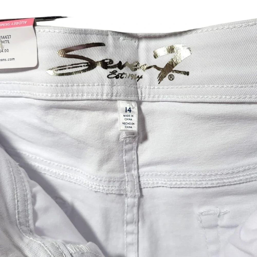 NWT Seven7 Audrey Mid-Rise Skimmer Capris in White - Picture 7 of 10